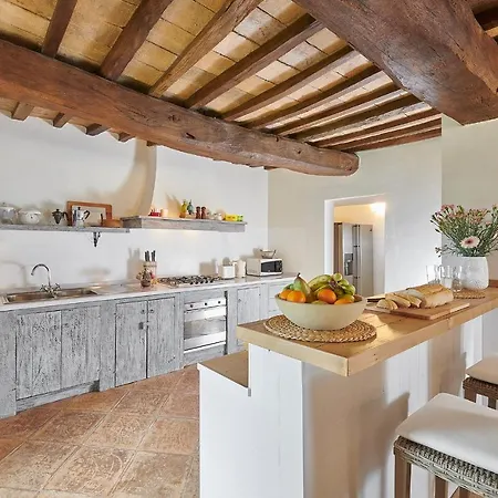 Sleeps 14 Pool Air Con Wifi Antognola