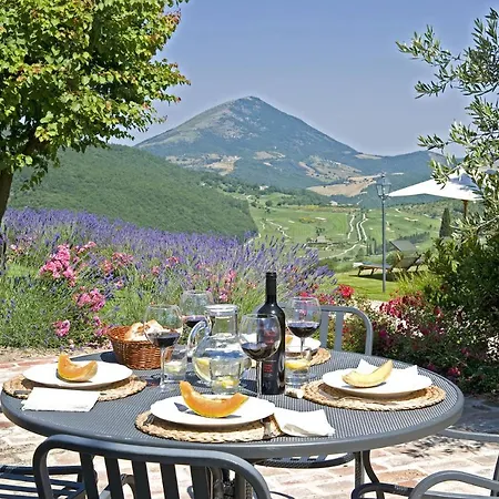 Sleeps 14 Pool Air Con Wifi Antognola